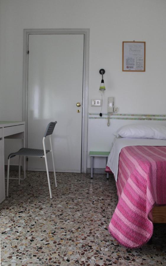 Albergo Moderno Модена Экстерьер фото