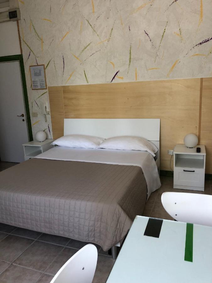 Albergo Moderno Модена Экстерьер фото