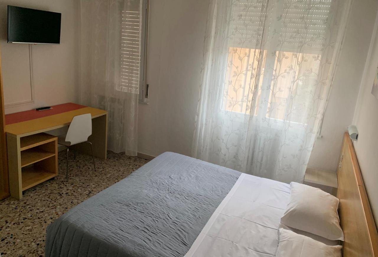 Albergo Moderno Модена Экстерьер фото