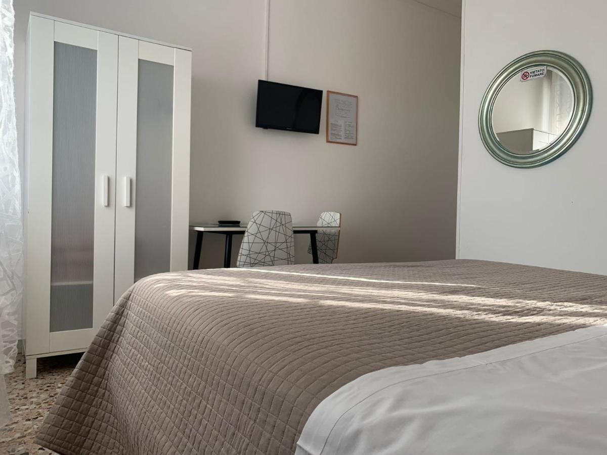 Albergo Moderno Модена Экстерьер фото