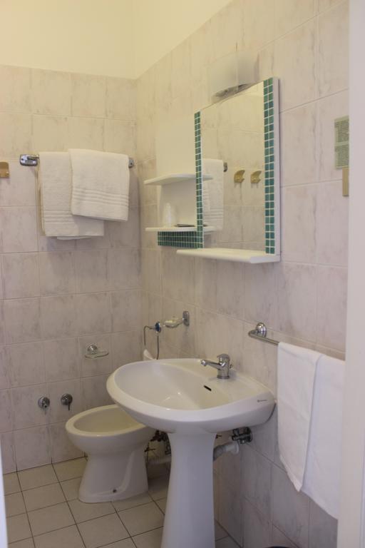 Albergo Moderno Модена Экстерьер фото
